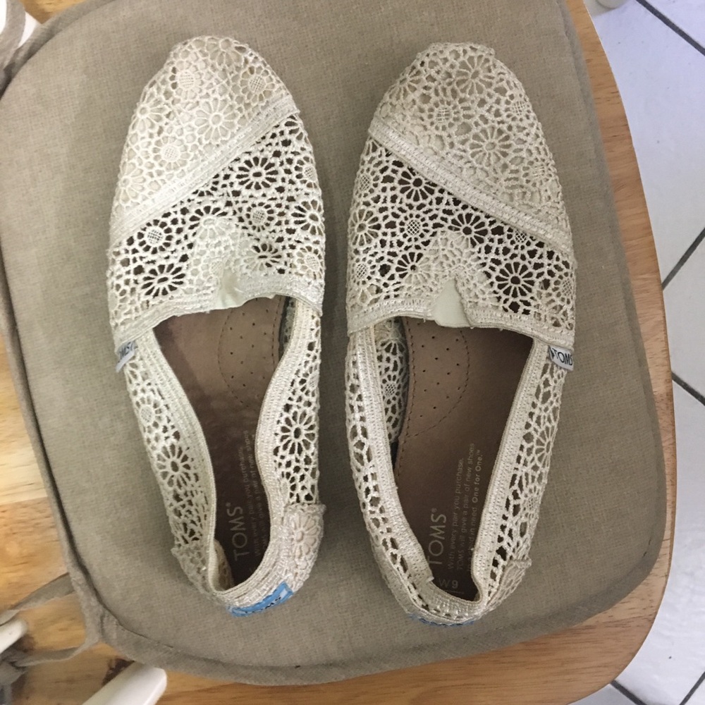 Toms Lace Floral Crochet Flats in Cream